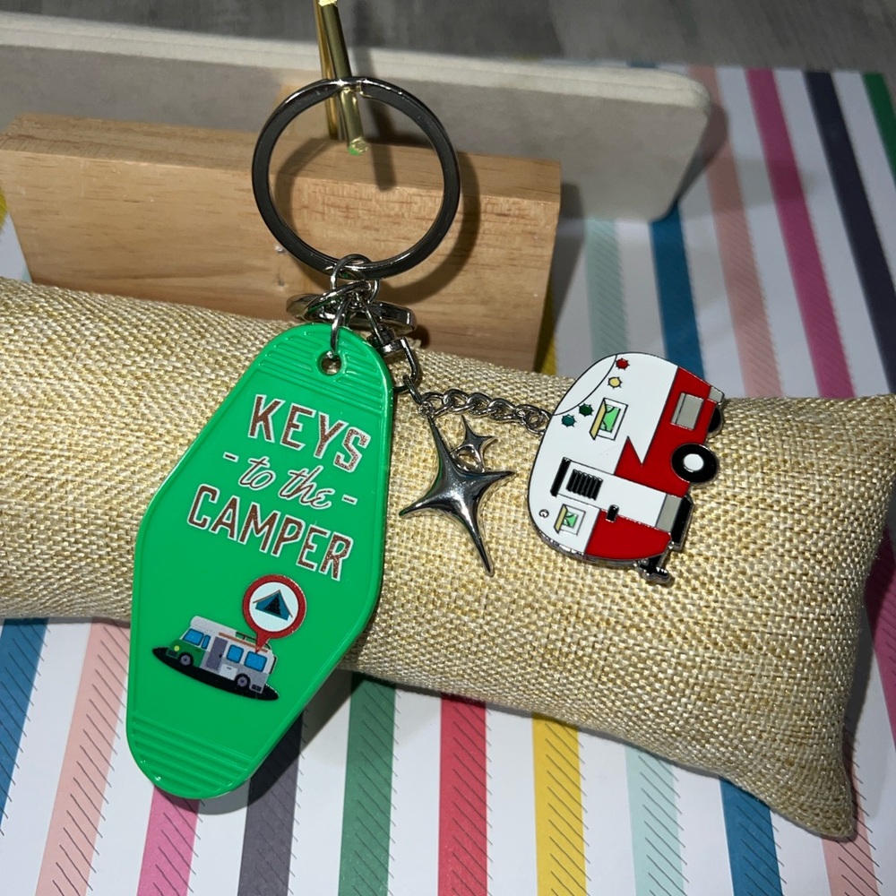 NWOT - Handmade Keychain - Green/Red "Keys to the Camper!"  *** 2 for $20!!